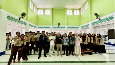 UNU LiterAction! di SMAN 7 Mataram: Cerdas Mengonsumsi Obat dan Kenali Dosisnya