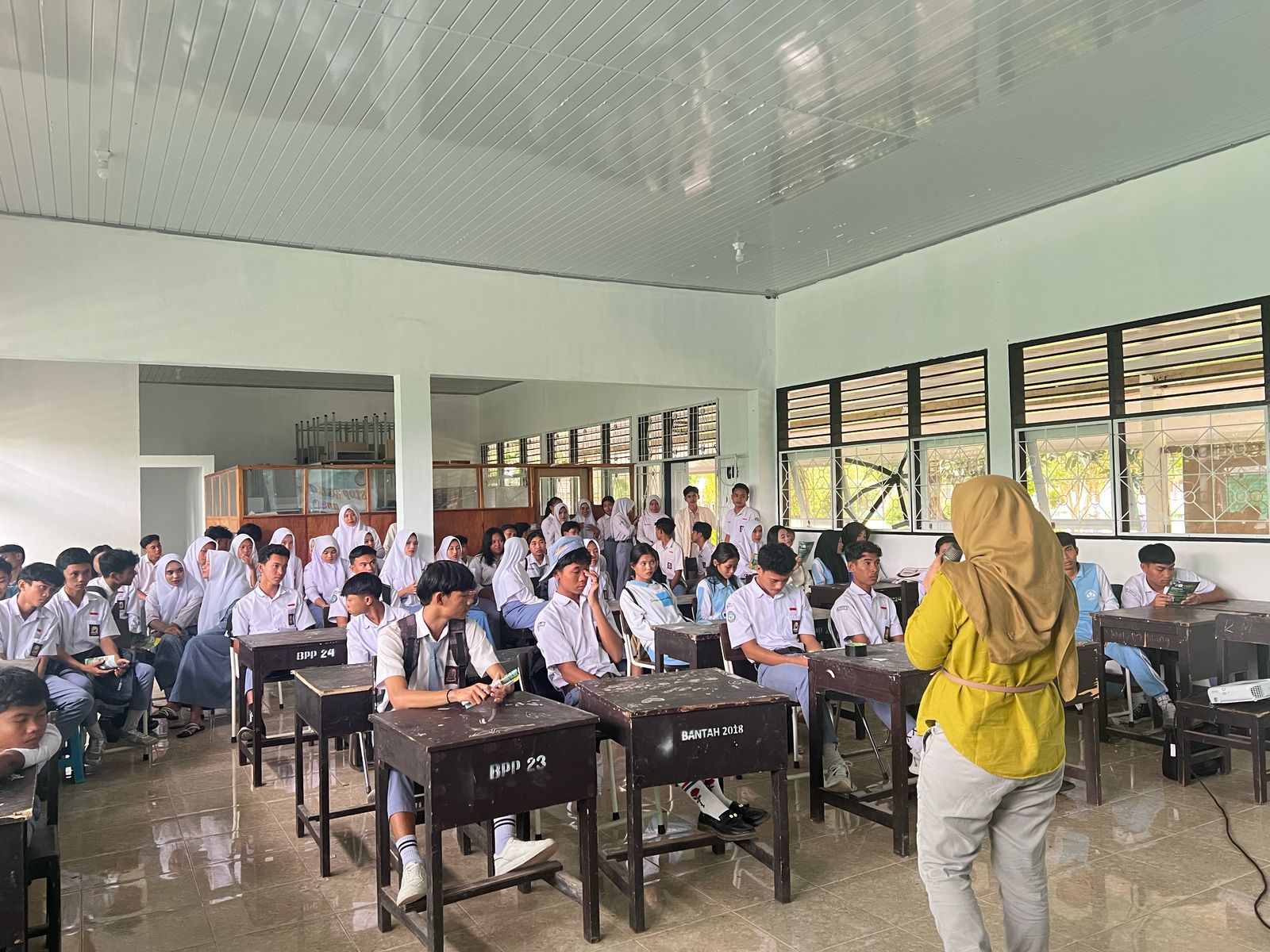 APM Jauh dari Target, Beasiswa Tak Jelas — Masa Depan SDM NTB Dipertaruhkan