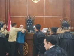 Tak Terima Keputusan Hakim, Razman Arif Ngamuk dan Serang Hotman Paris! CEK VIDEONYA LENGKAPNYA