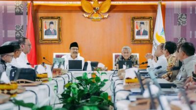 Menteri Sosial Syaifulah Yusuf dalam rapat Sekolah Rakyat (kemensos.go.id)