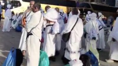 Dok. (Tangkapan layar Hp). Jamaah haji di madinah viral di media sosial. Dalam video disebutkan para jamaah terlantar ketika hendak berangkat ke Mekkah.