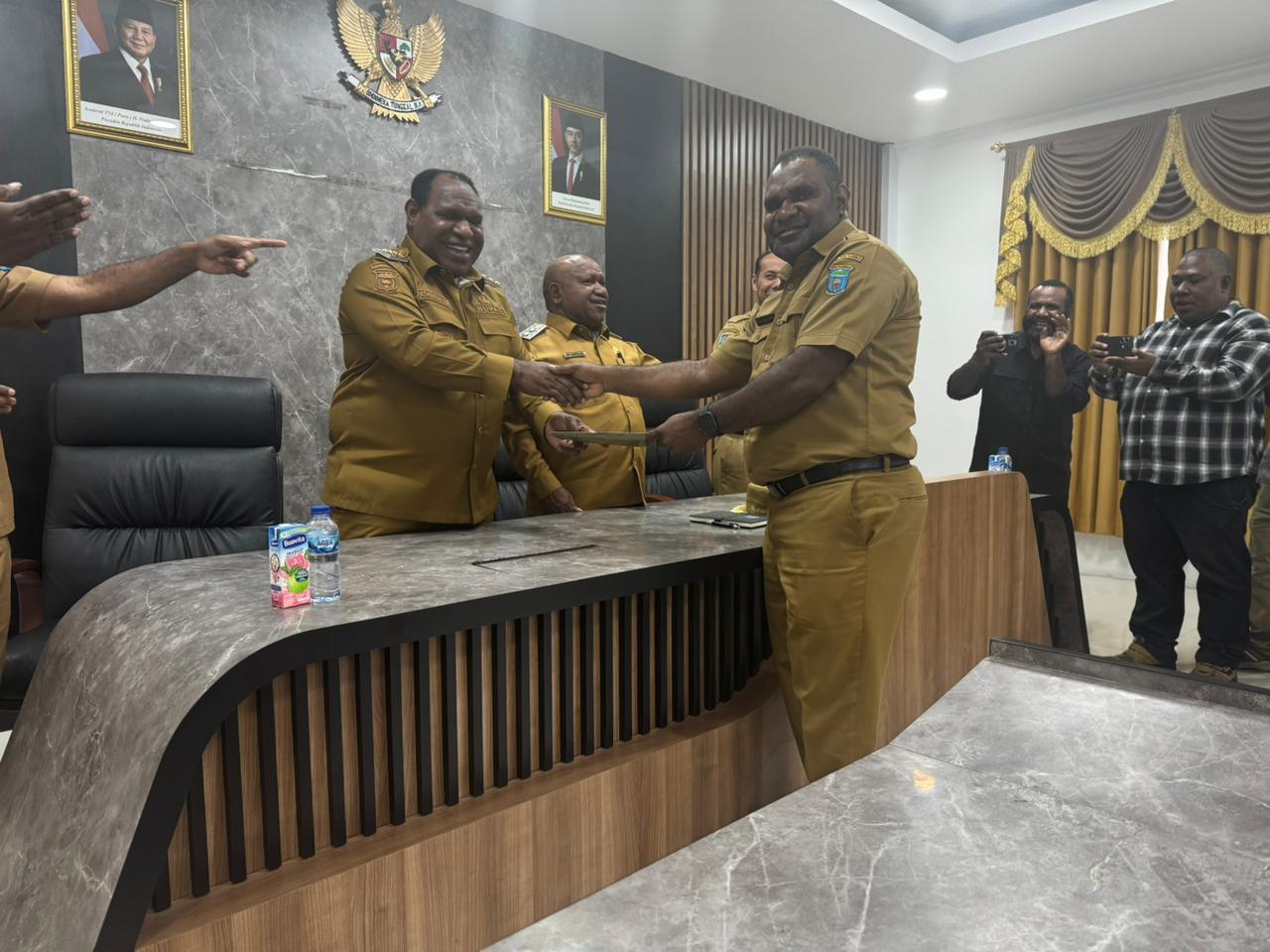 Ahmad Walela Dilantik Jadi Sekwan Jayawijaya, Ini Profil dan Rekam Jejaknya