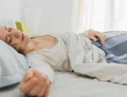 Tiba-Tiba Meninggal Saat Tidur? Dokter Ungkap Tanda Serangan Jantung Tengah Malam